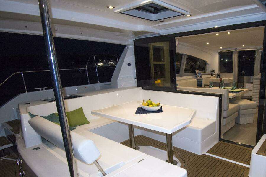 Isola 40ft Robertson  amp  Caine Yacht For Sale