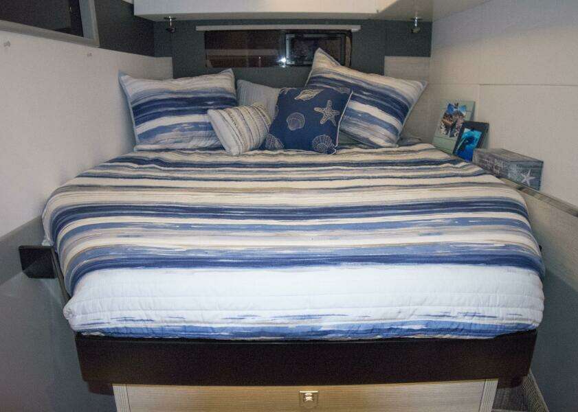 Isola 40ft Robertson  amp  Caine Yacht For Sale