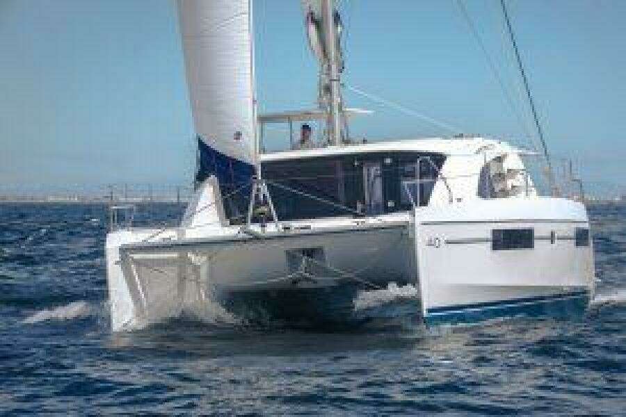 Isola 40ft Robertson  amp  Caine Yacht For Sale