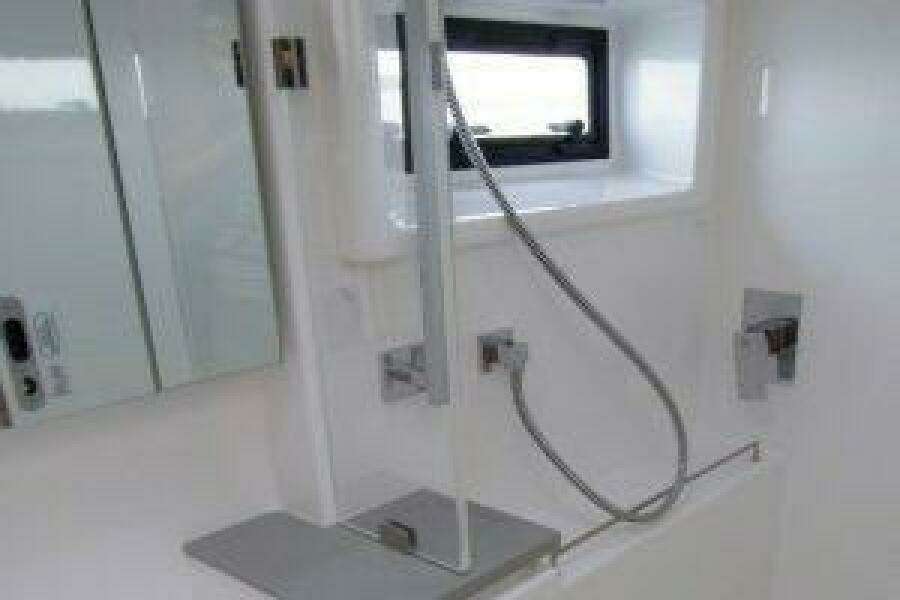 Isola 40ft Robertson  amp  Caine Yacht For Sale