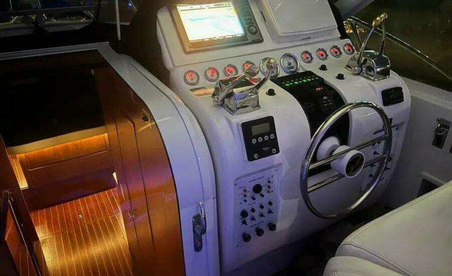 Ventus 39ft Hatteras Yacht For Sale