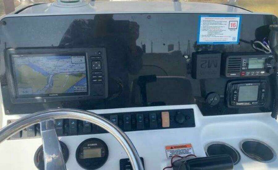 23ft Sea Hunt Yacht For Sale