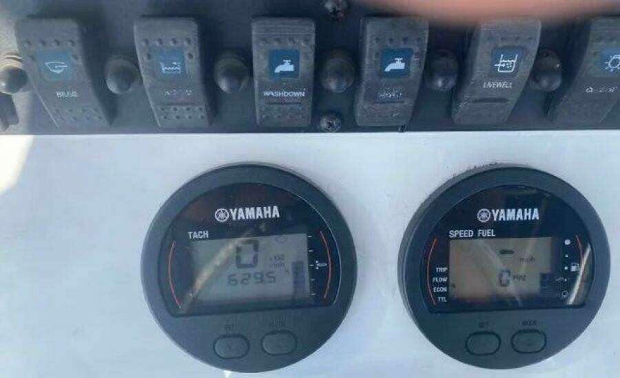 23ft Sea Hunt Yacht For Sale