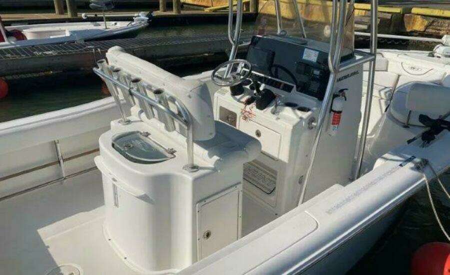 23ft Sea Hunt Yacht For Sale