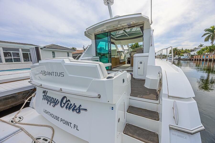 49' 2012 Cruisers Yachts 48 Cantius