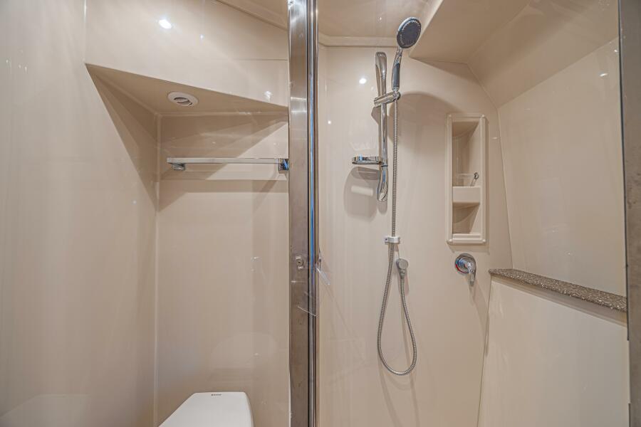 49' 2012 Cruisers Yachts 48 Cantius