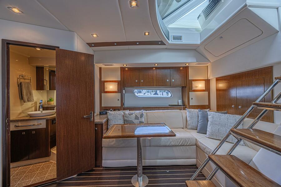 49' 2012 Cruisers Yachts 48 Cantius