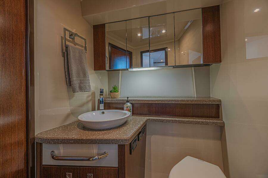 49ft Cruisers Yachts Yacht For Sale