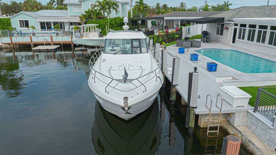49ft Cruisers Yachts Yacht For Sale