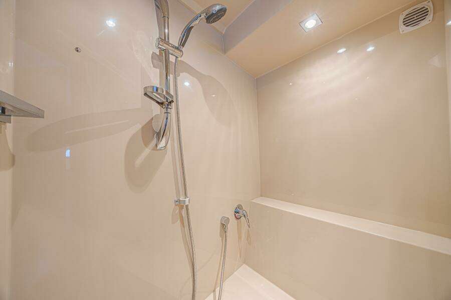 49ft Cruisers Yachts Yacht For Sale