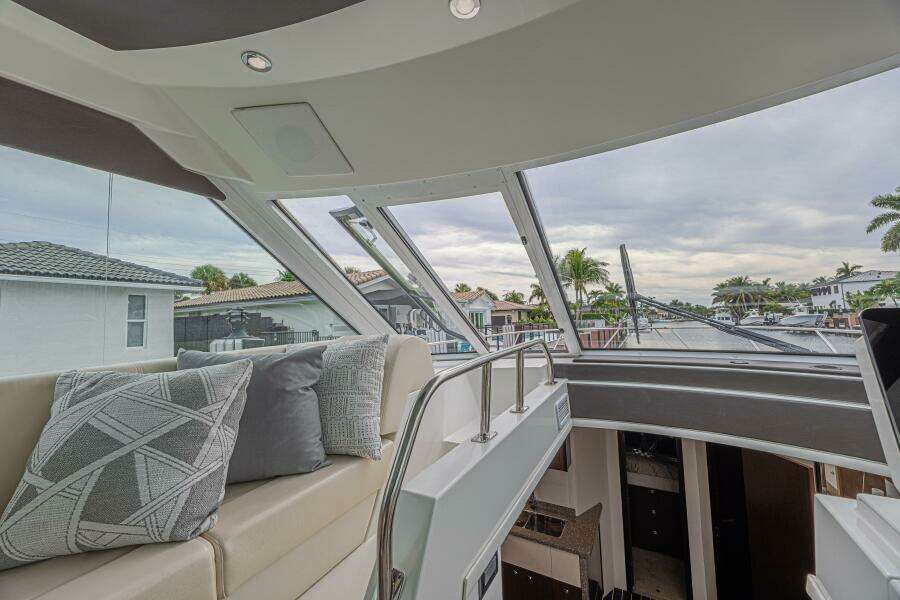 49ft Cruisers Yachts Yacht For Sale