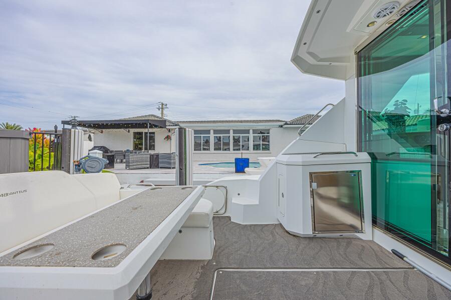 49' 2012 Cruisers Yachts 48 Cantius