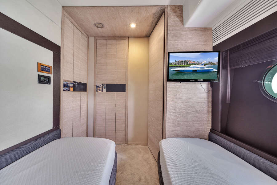 64ft Azimut Yacht For Sale