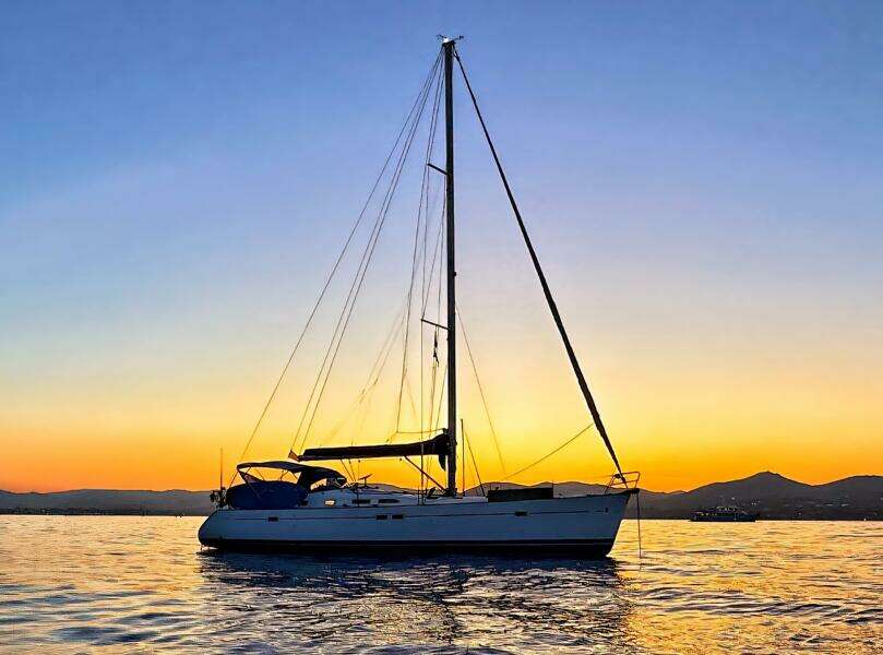 High Mana 47ft Beneteau Yacht For Sale