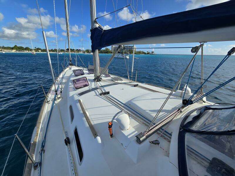 High Mana 47ft Beneteau Yacht For Sale