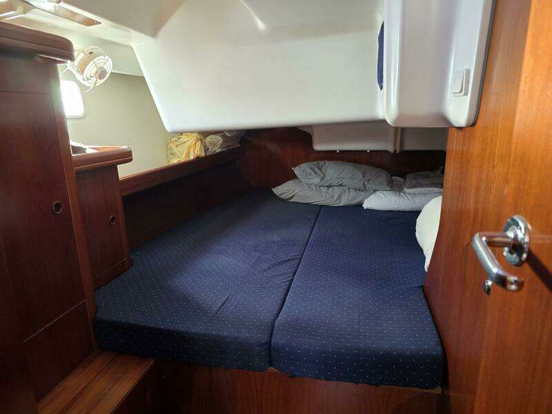 High Mana 47ft Beneteau Yacht For Sale
