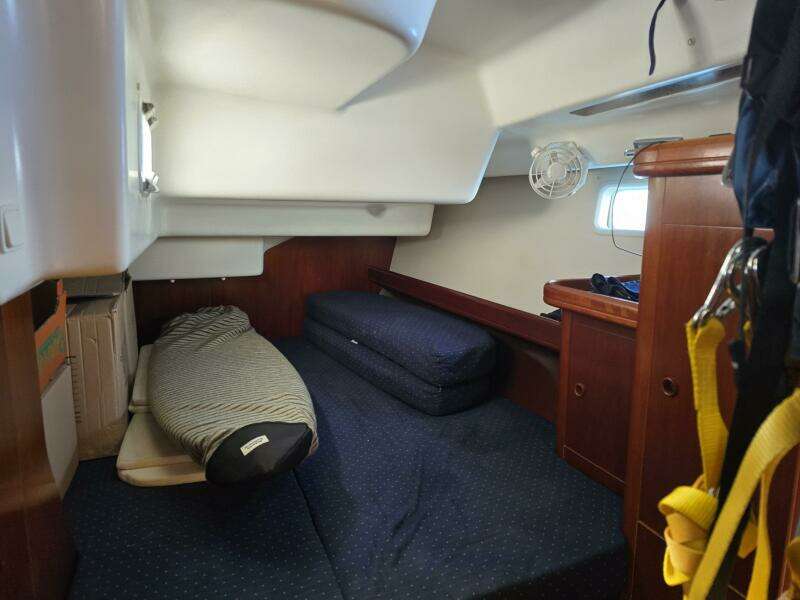 High Mana 47ft Beneteau Yacht For Sale