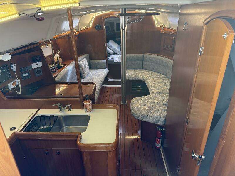 Sol Mates 36ft Beneteau Yacht For Sale