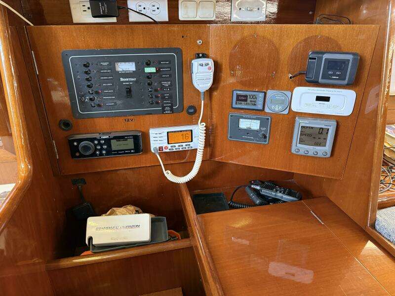 Sol Mates 36ft Beneteau Yacht For Sale