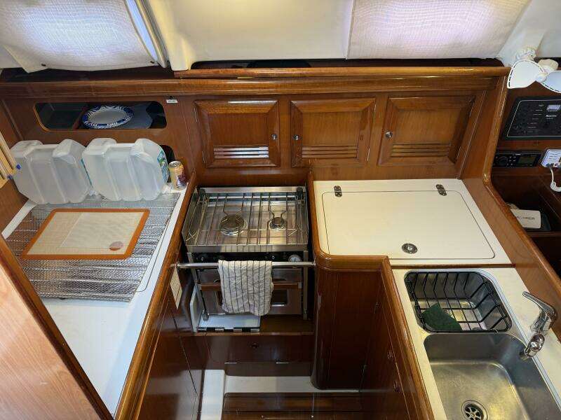 Sol Mates 36ft Beneteau Yacht For Sale