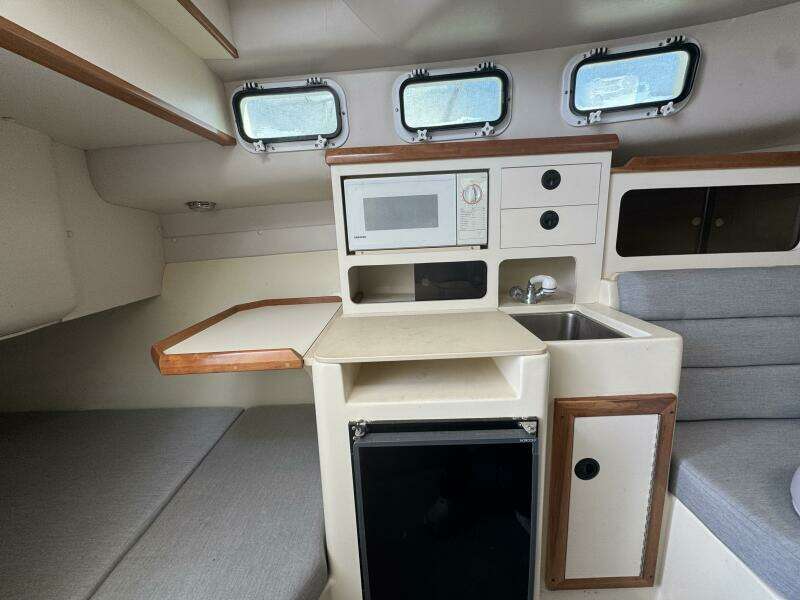 28ft Albin Yacht For Sale