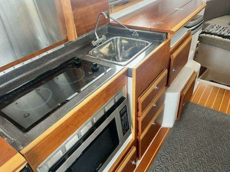 Yachtpuppy 32ft Cutwater Yacht For Sale