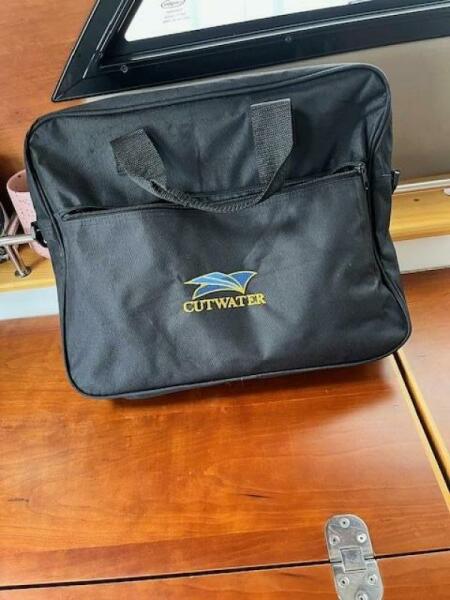 32' 2021 Cutwater 32 CB