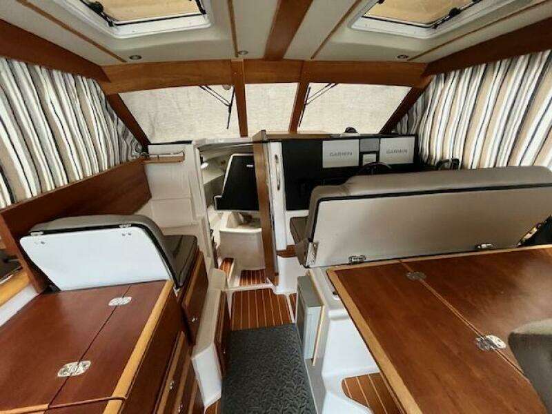 Yachtpuppy 32ft Cutwater Yacht For Sale