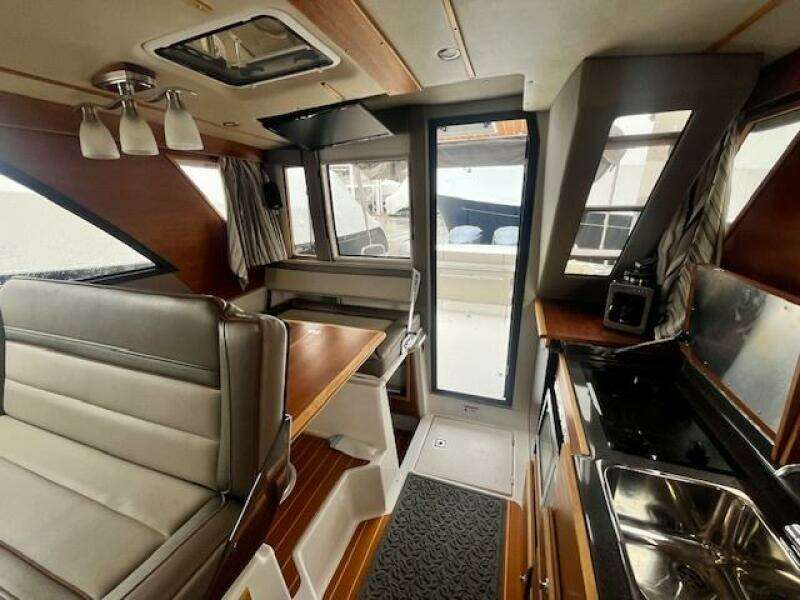 Yachtpuppy 32ft Cutwater Yacht For Sale