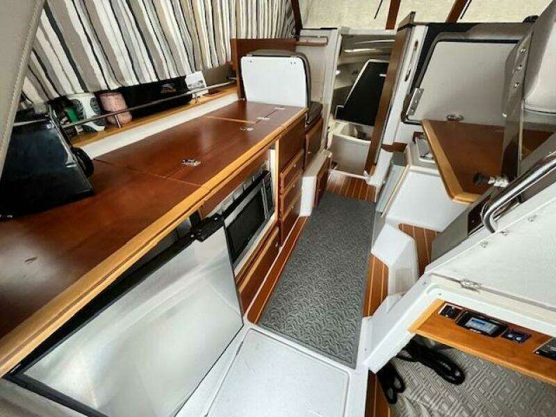 Yachtpuppy 32ft Cutwater Yacht For Sale