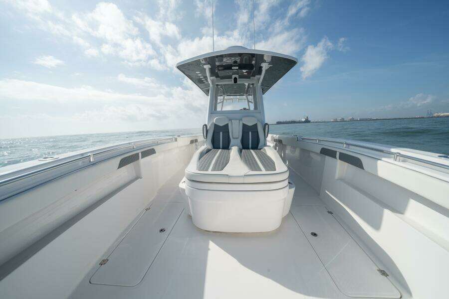 2024 Invincible 33 Catamaran- KUHL BREEZE- Bow Seating