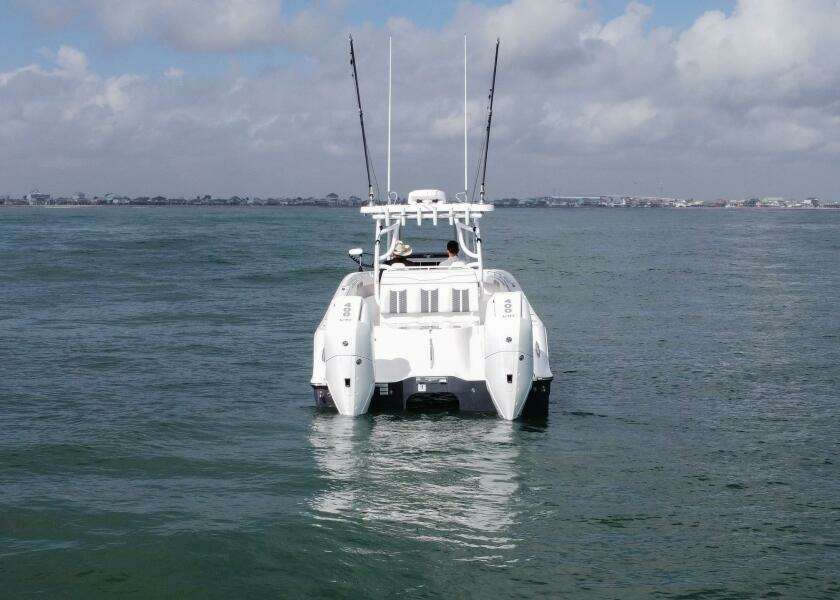 2024 Invincible 33 Catamaran- KUHL BREEZE- Transom