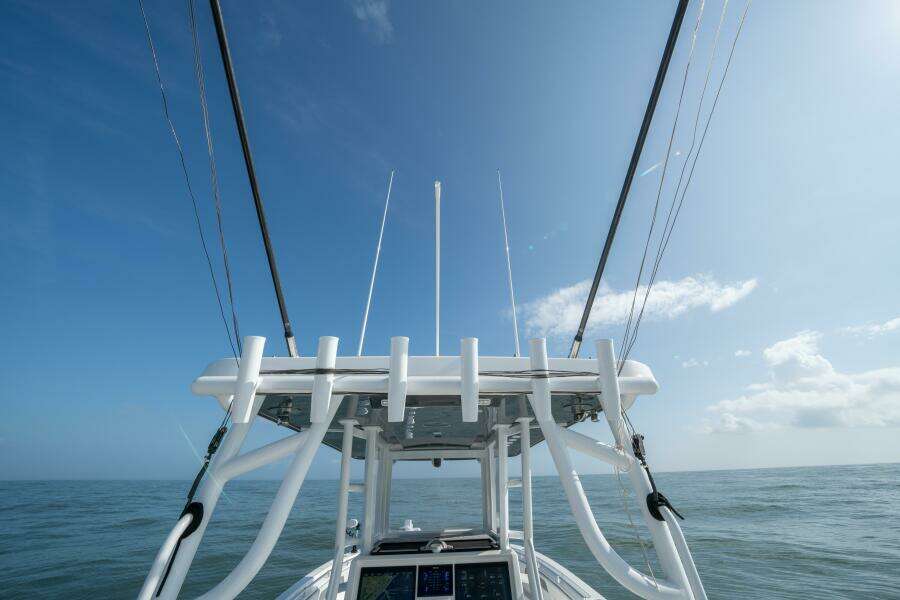 2024 Invincible 33 Catamaran- KUHL BREEZE- Hard Top and Outriggers