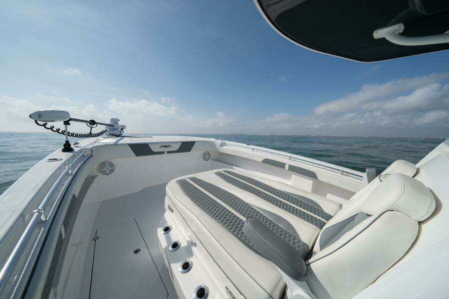 2024 Invincible 33 Catamaran- KUHL BREEZE- Bow Seating