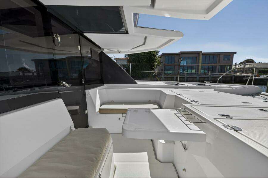 Side By Side 45ft Leopard Yacht For Sale