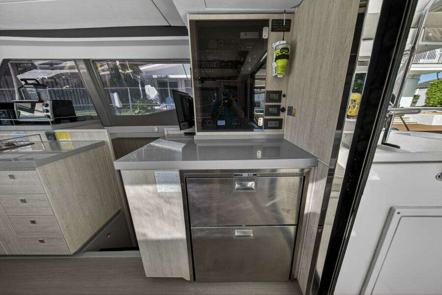 Side By Side 45ft Leopard Yacht For Sale