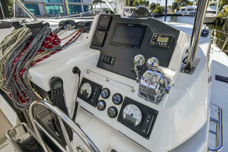 Side By Side 45ft Leopard Yacht For Sale