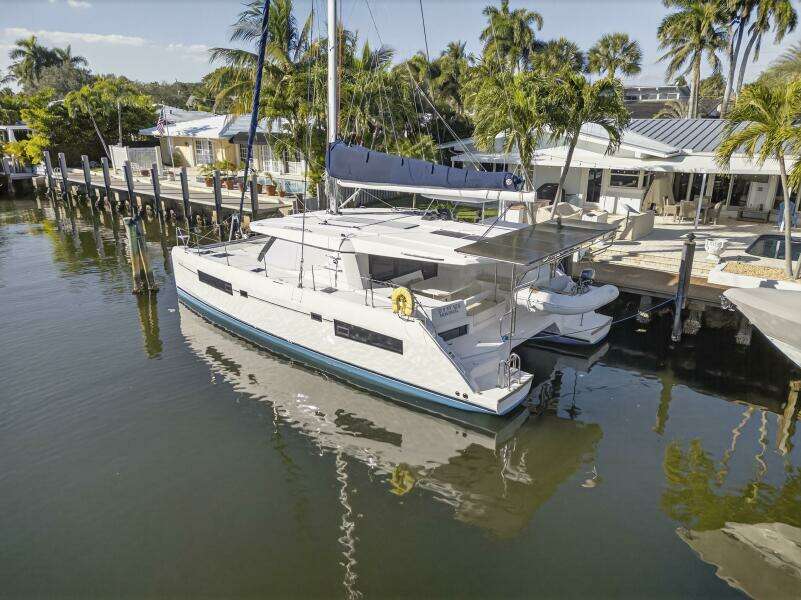 Side By Side 45ft Leopard Yacht For Sale