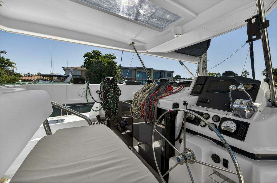 Side By Side 45ft Leopard Yacht For Sale
