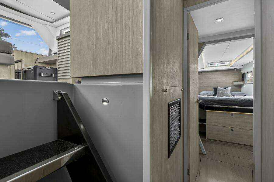 Side By Side 45ft Leopard Yacht For Sale