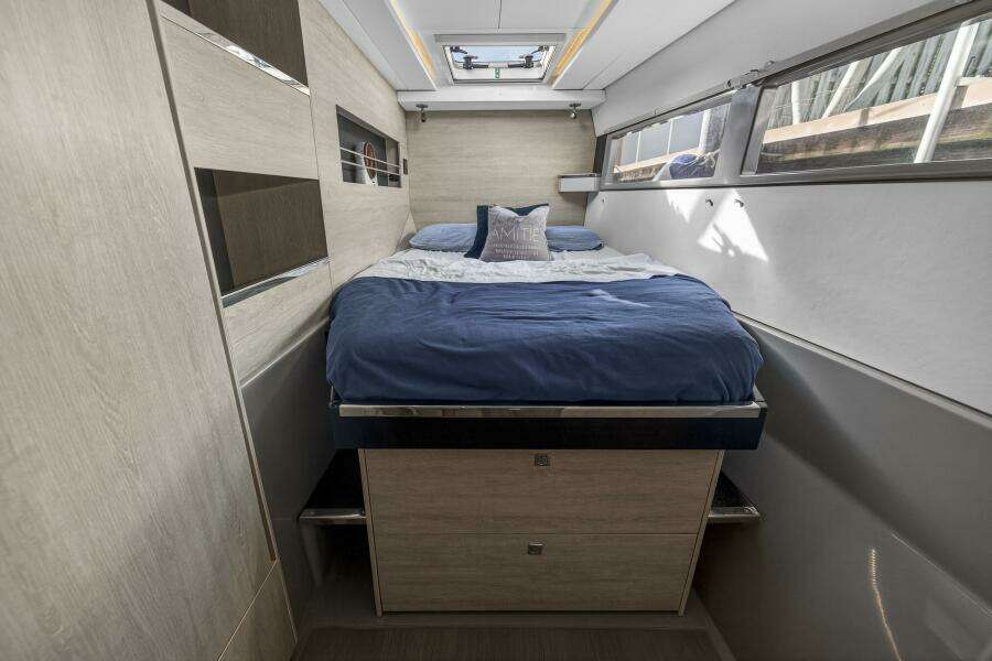 Side By Side 45ft Leopard Yacht For Sale