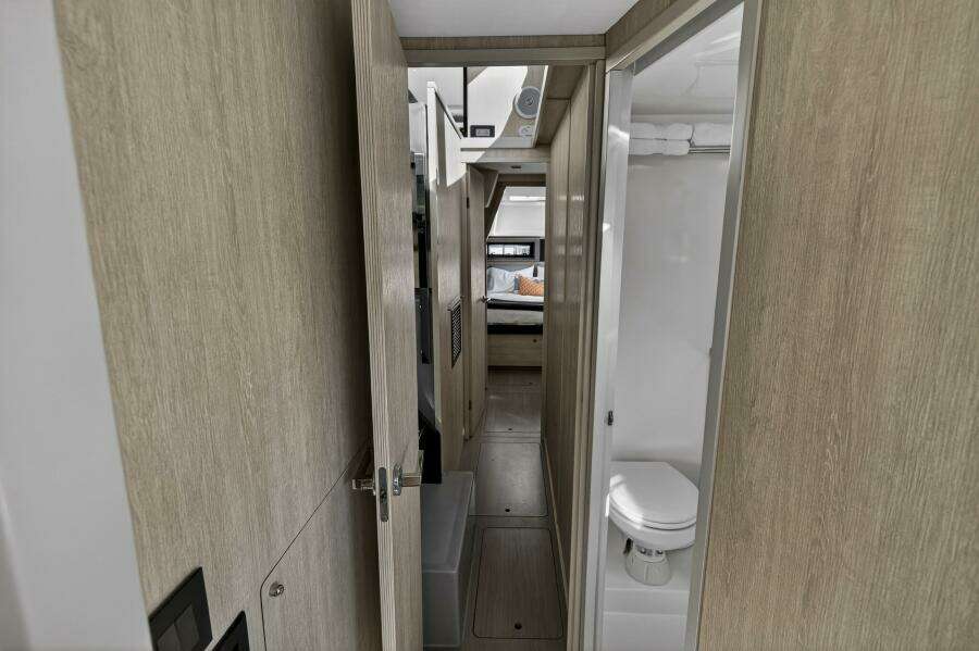 Side By Side 45ft Leopard Yacht For Sale