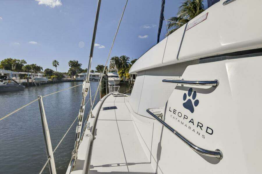 Side By Side 45ft Leopard Yacht For Sale