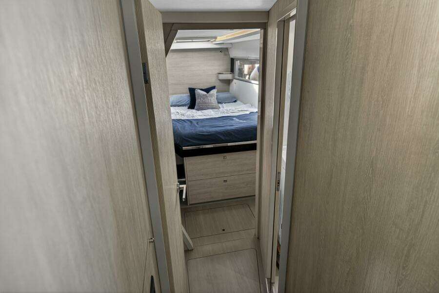 Side By Side 45ft Leopard Yacht For Sale