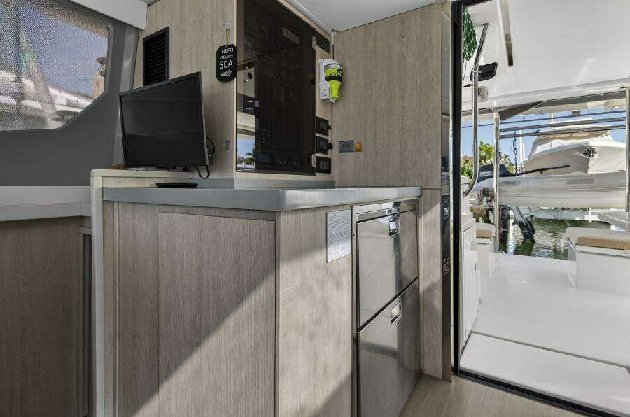 Side By Side 45ft Leopard Yacht For Sale