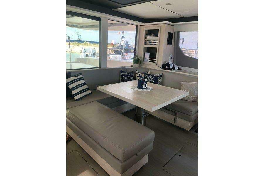 Side By Side 45ft Leopard Yacht For Sale