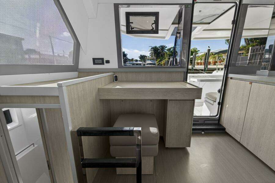 Side By Side 45ft Leopard Yacht For Sale