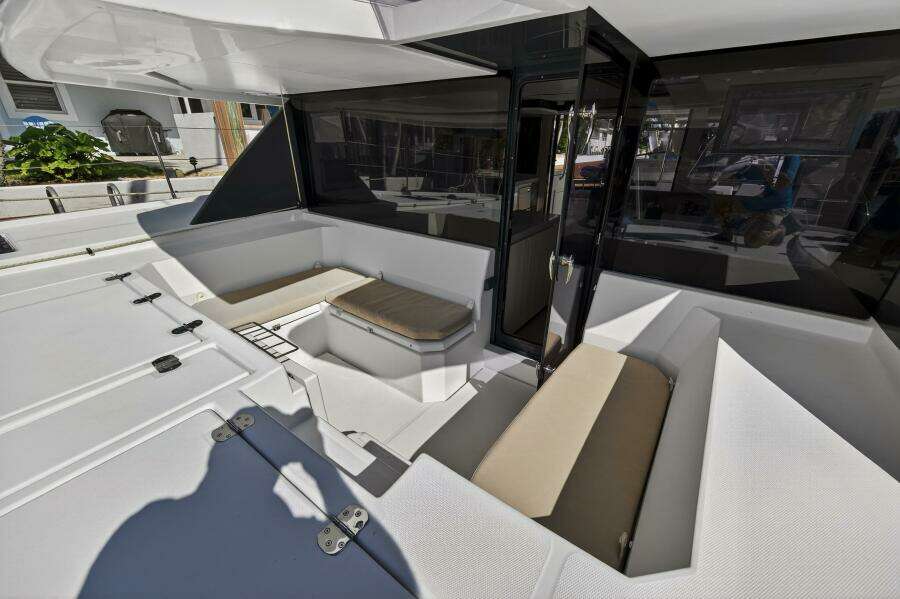 Side By Side 45ft Leopard Yacht For Sale