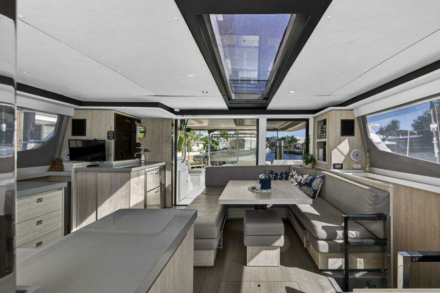 Side By Side 45ft Leopard Yacht For Sale
