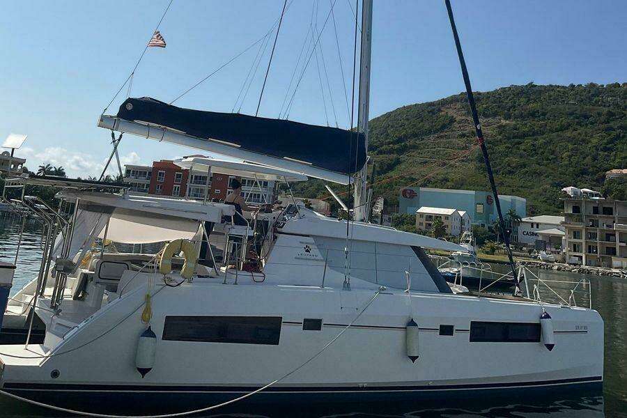 Side By Side 45ft Leopard Yacht For Sale